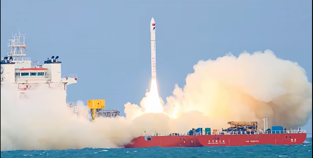 卫星扎堆「上天」，银行风控卷出「新高度」